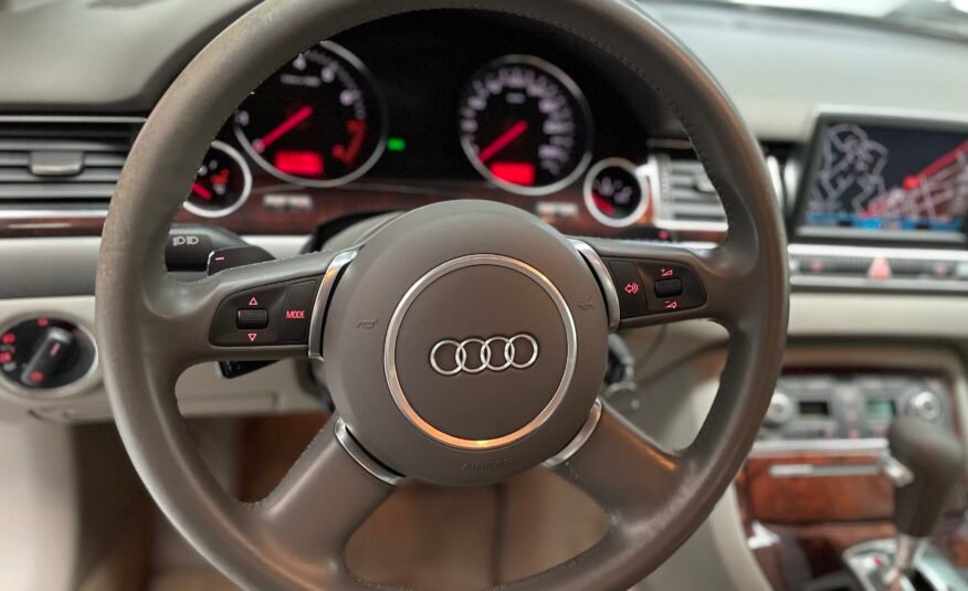 AUDI A8 3.7 V8 QUATTRO