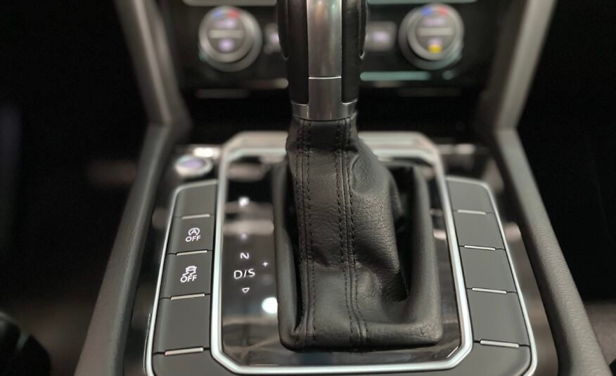 VOLKSWAGEN Passat Sport