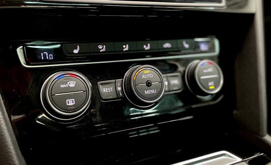 VOLKSWAGEN Passat Sport