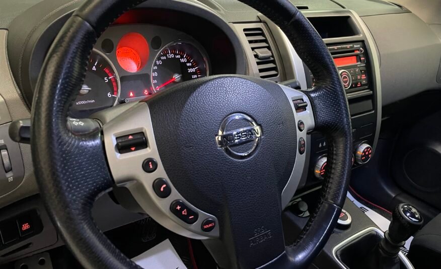 NISSAN Xtrail SE
