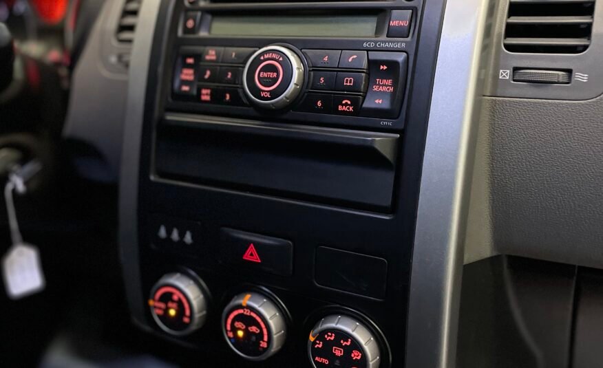 NISSAN Xtrail SE