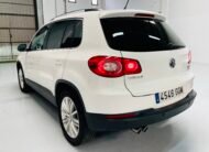VOLKSWAGEN Tiguan Sport