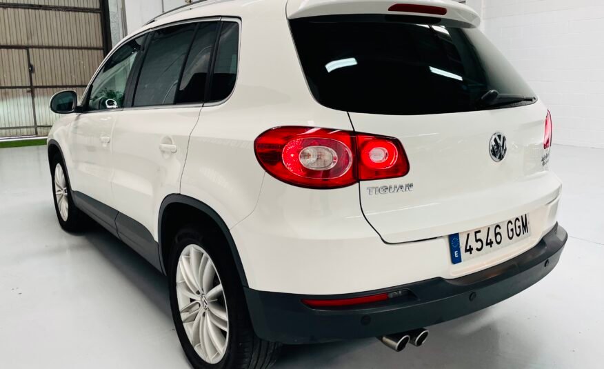VOLKSWAGEN Tiguan Sport