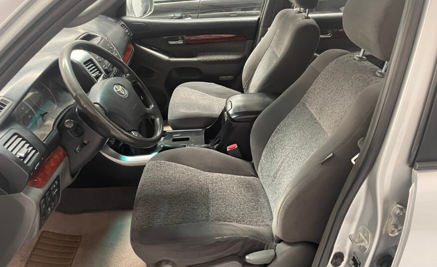 TOYOTA LAND CRUISER 8 PLAZAS