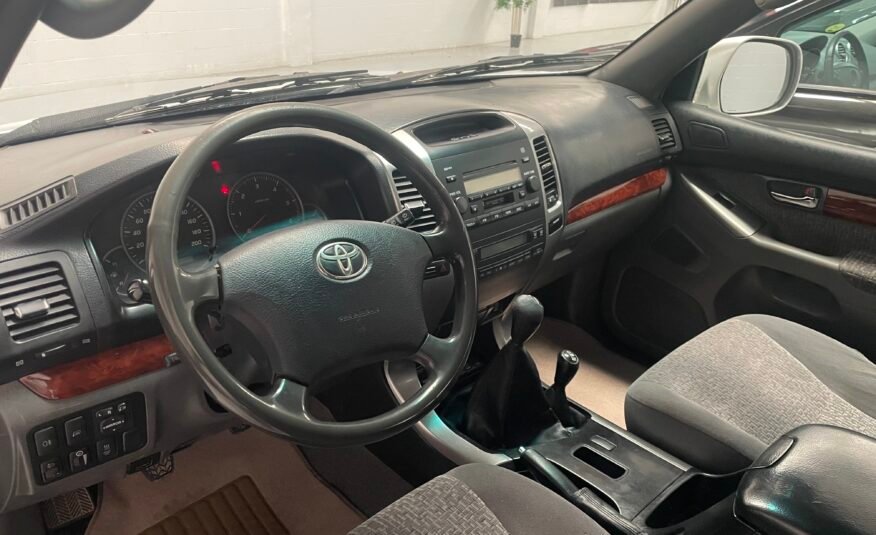 TOYOTA LAND CRUISER 8 PLAZAS