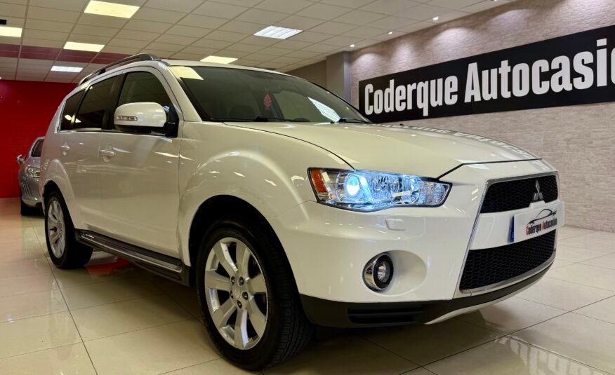 MITSUBISHI Outlander 220 DID SST Kaiteki