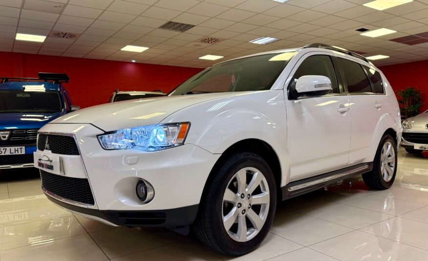 MITSUBISHI Outlander 220 DID SST Kaiteki