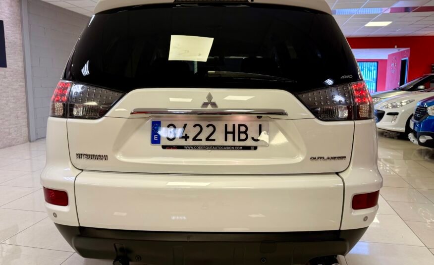 MITSUBISHI Outlander 220 DID SST Kaiteki