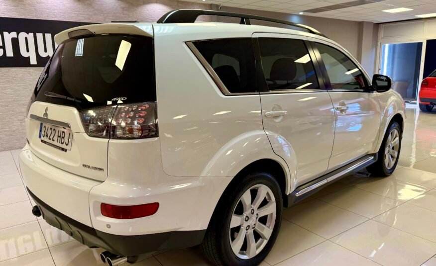 MITSUBISHI Outlander 220 DID SST Kaiteki