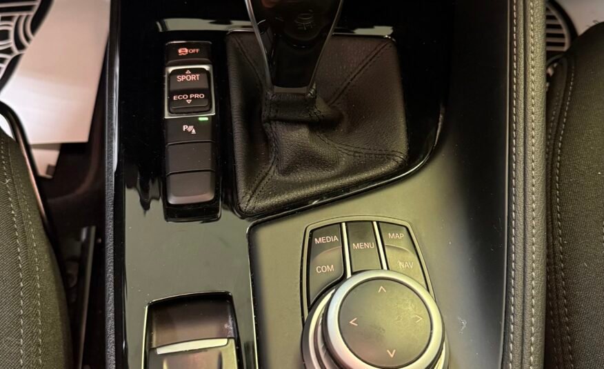 BMW X2 sDrive18d Business Auto