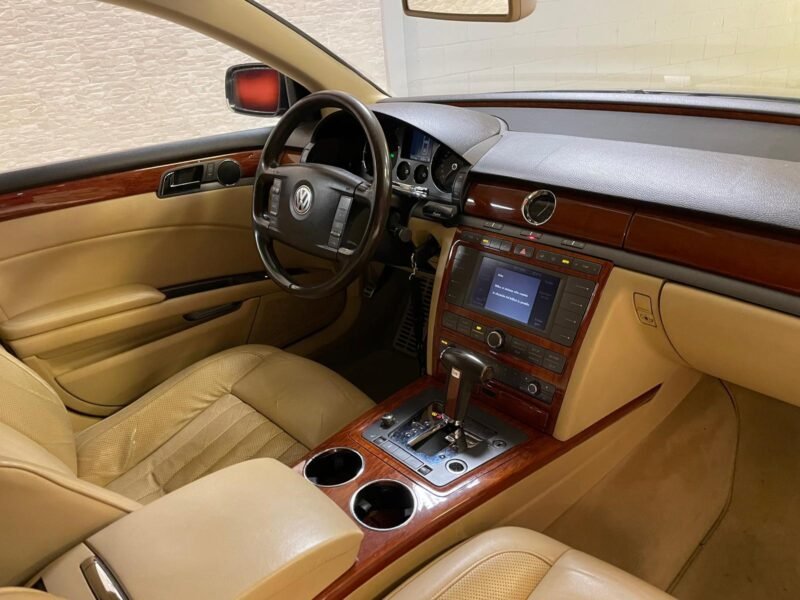 VOLKSWAGEN PHAETON