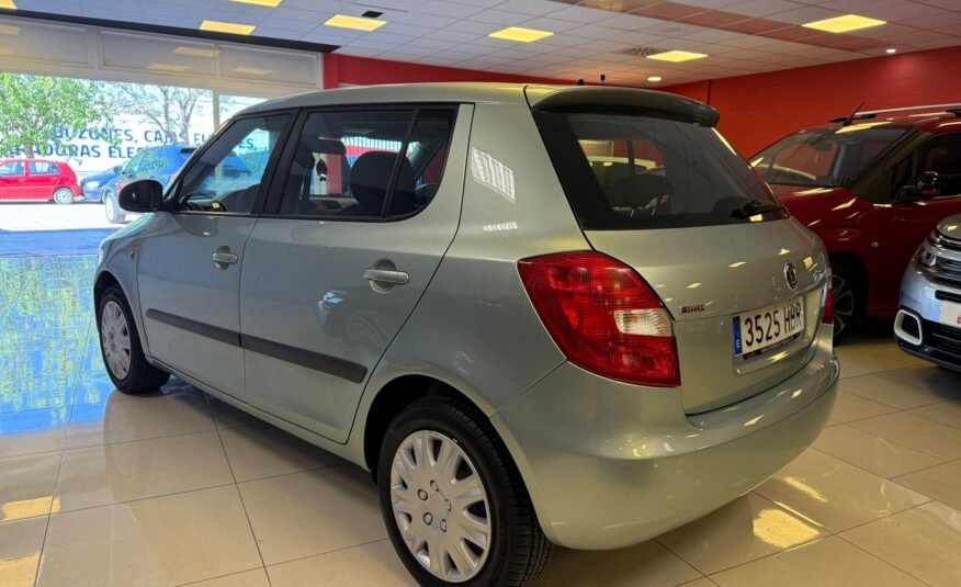 SKODA Fabia 1.2 12v Young