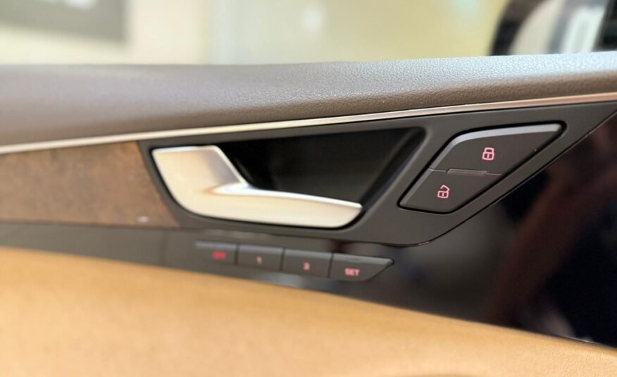 AUDI A8 3.0 TDI clean diesel quattro tiptr
