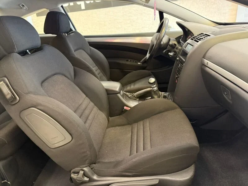 PEUGEOT 407 COUPE