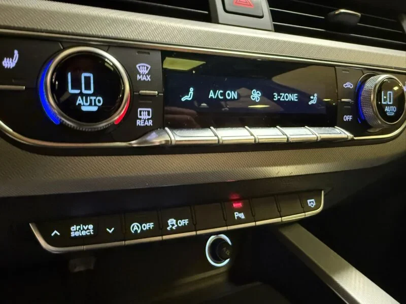 AUDI A4 AVANT Advanced 2.0tdi 190cv Stronic