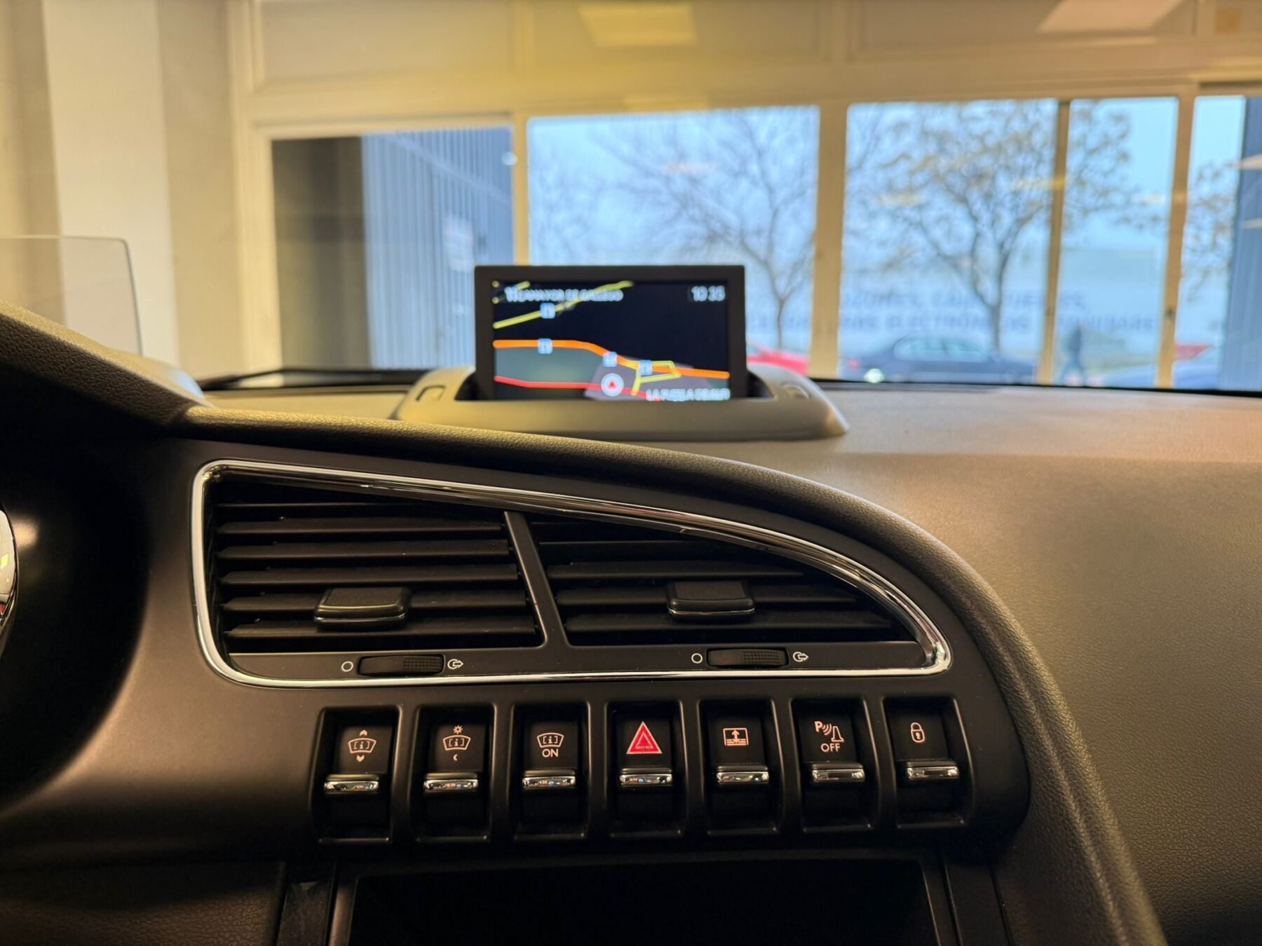 PEUGEOT 3008 CROSSWAY 1.6 BLUEHDI 120 EAT6