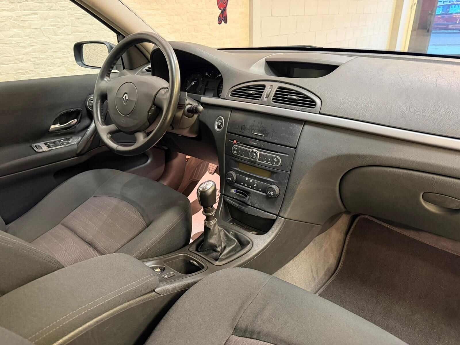 RENAULT LAGUNA Expression 2.0dCi