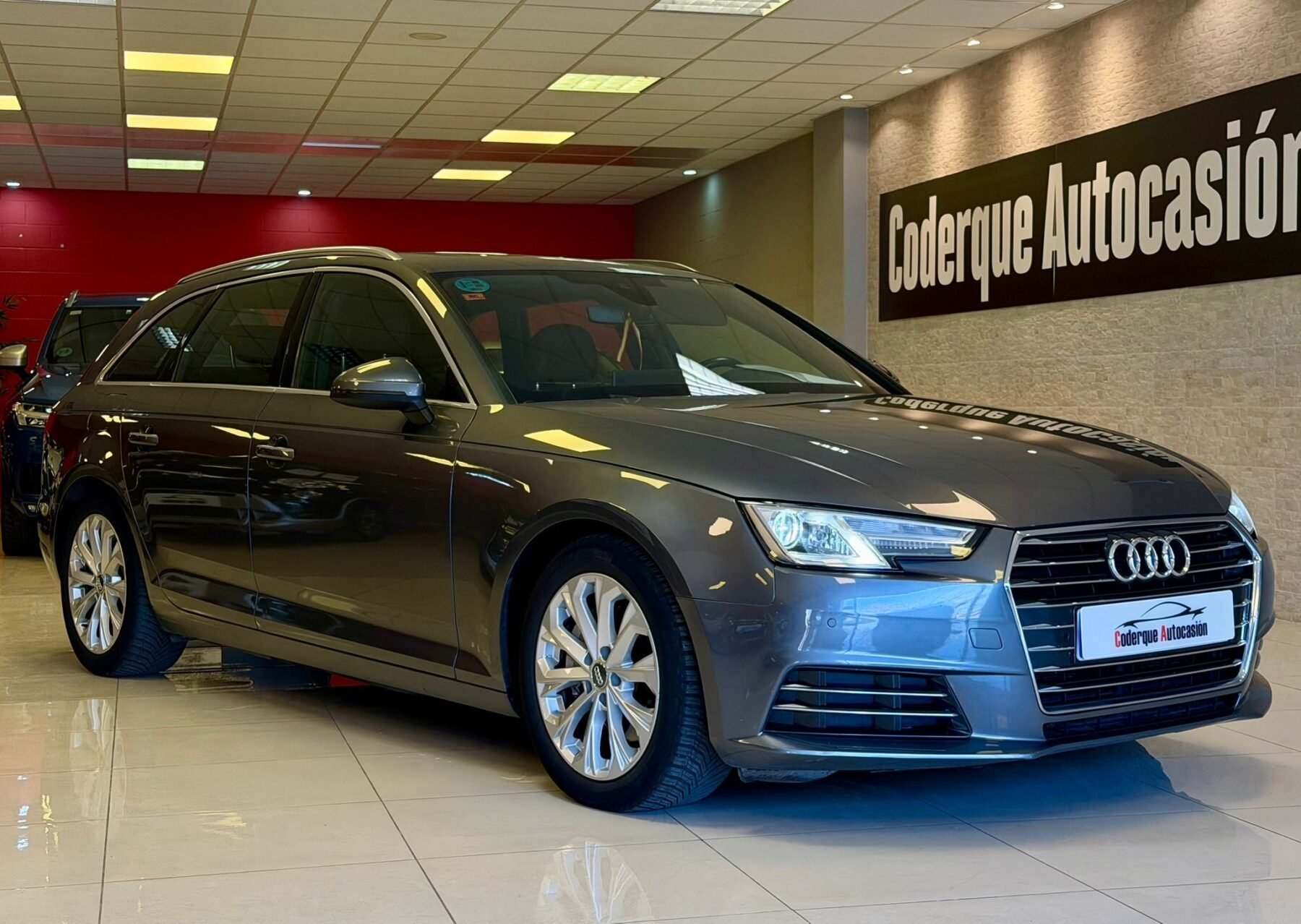 AUDI A4 design 2.0 TDI S tro Avant