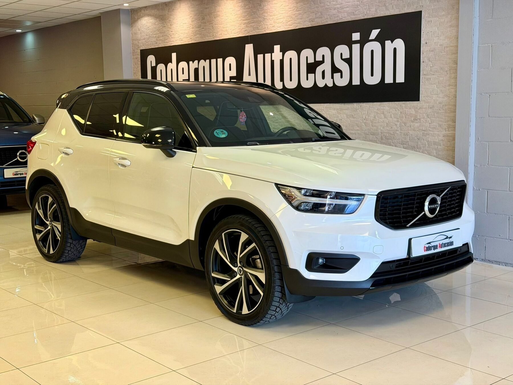 VOLVO XC40 2.0 D4 AWD RDesign Auto