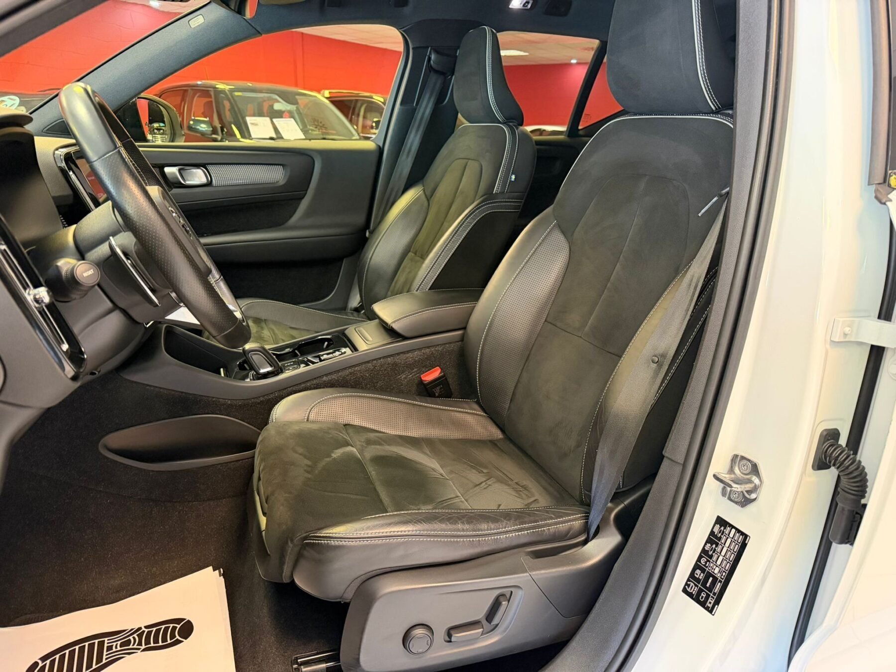 VOLVO XC40 2.0 D4 AWD RDesign Auto