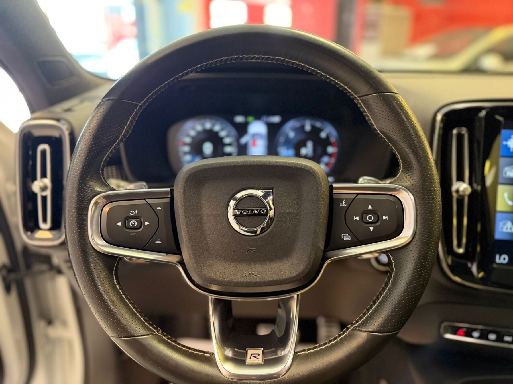 VOLVO XC40 2.0 D4 AWD RDesign Auto