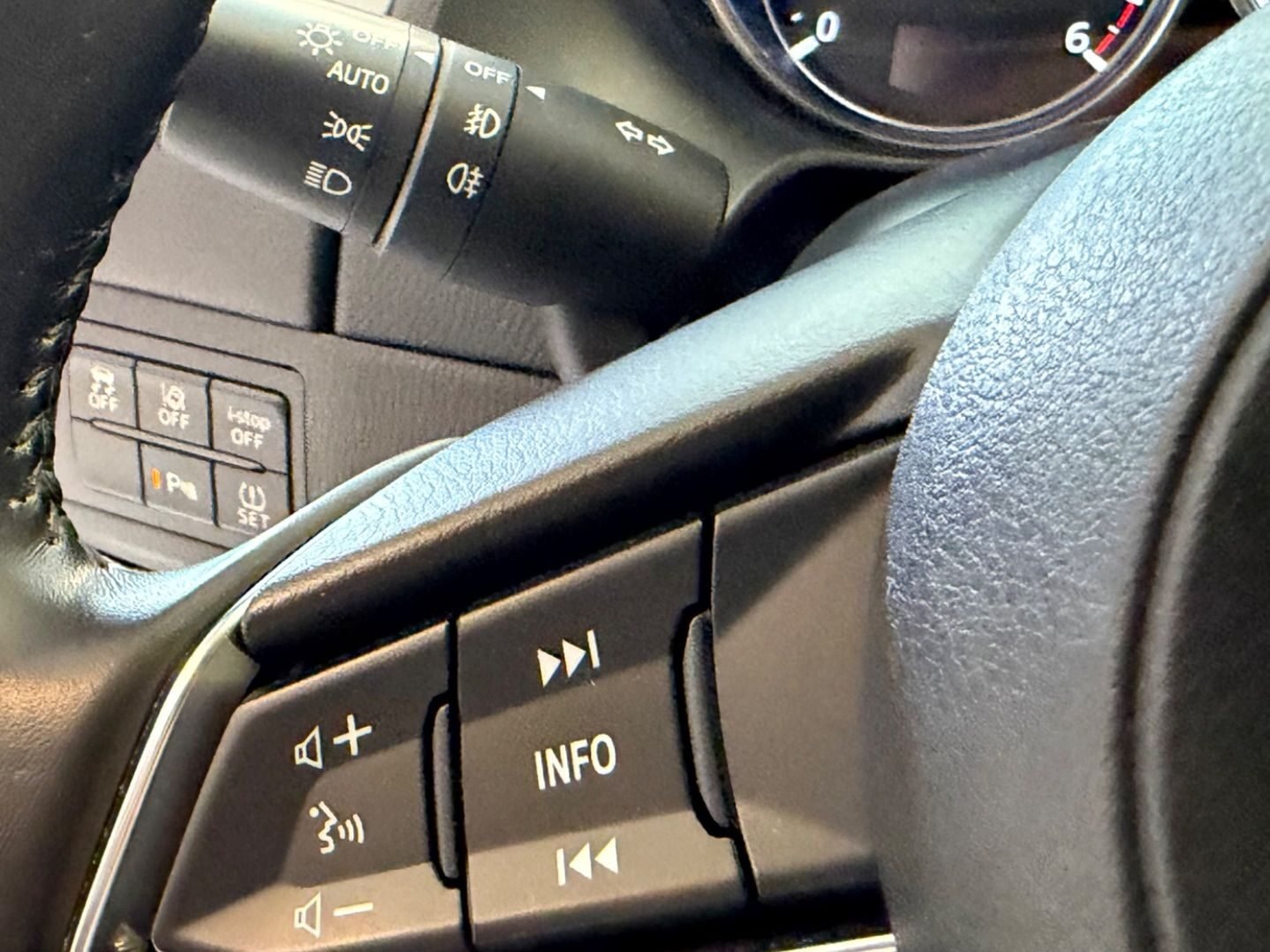 MAZDA 6 2.2 SKYACTIVED 110kW Zenith Black WGN