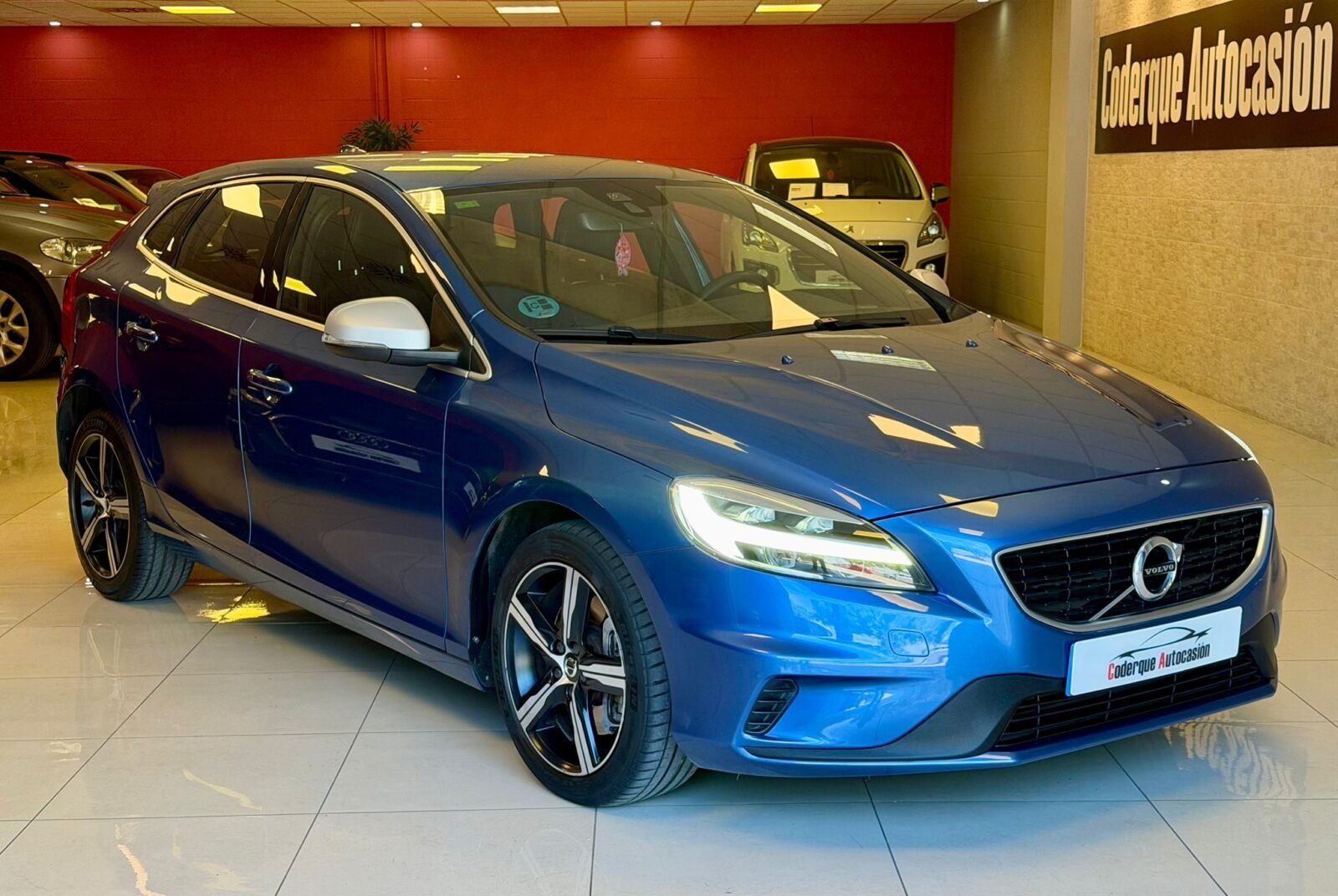 VOLVO 2.0 D3 R-DESIGN