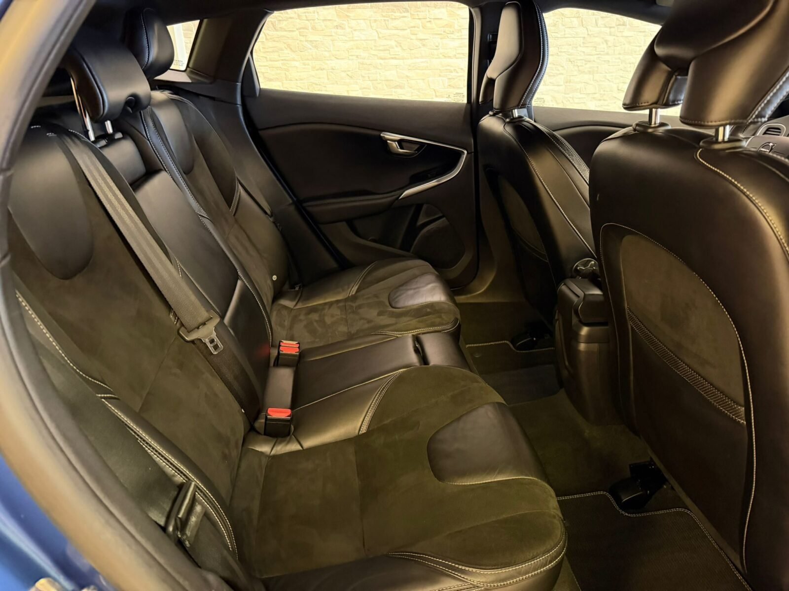 VOLVO 2.0 D3 R-DESIGN