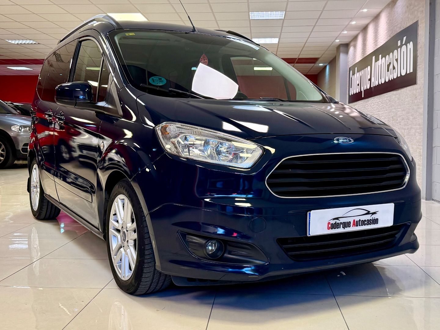 FORD TOURNEO COURIER 1.5 TDCi TITANIUM
