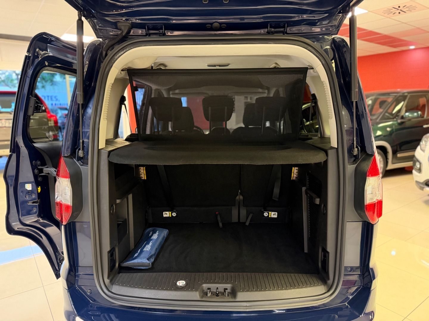 FORD TOURNEO COURIER 1.5 TDCi TITANIUM