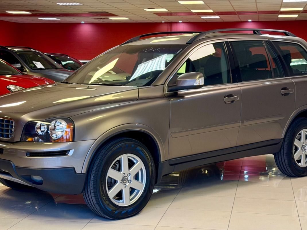 VOLVO XC90 D5 MOMENTUM