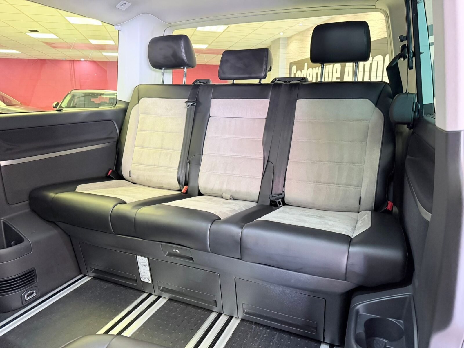 VOLKSWAGEN MULTIVAN 2.0 TDI Comfortline 4Motion