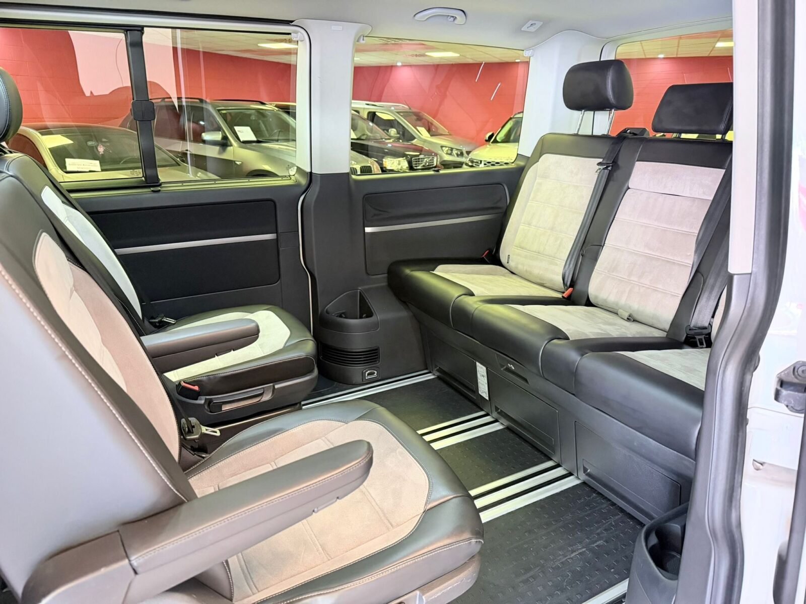 VOLKSWAGEN MULTIVAN 2.0 TDI Comfortline 4Motion