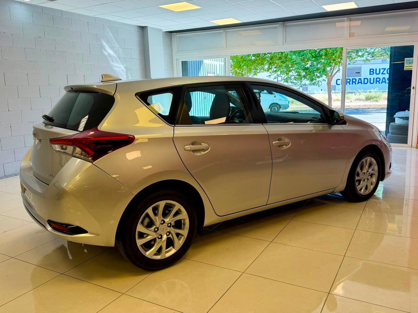 TOYOTA Auris 1.4 D-4D ACTIVE 90CV