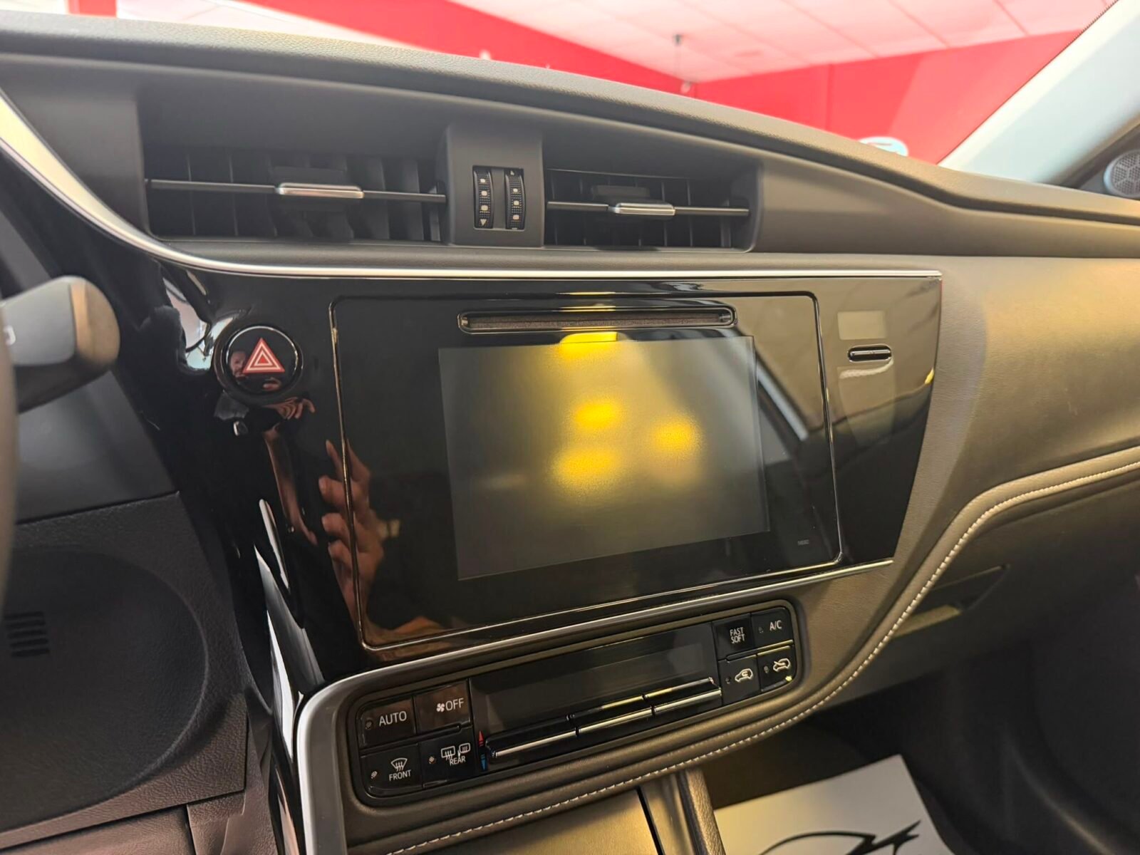 TOYOTA Auris 1.4 D-4D ACTIVE 90CV