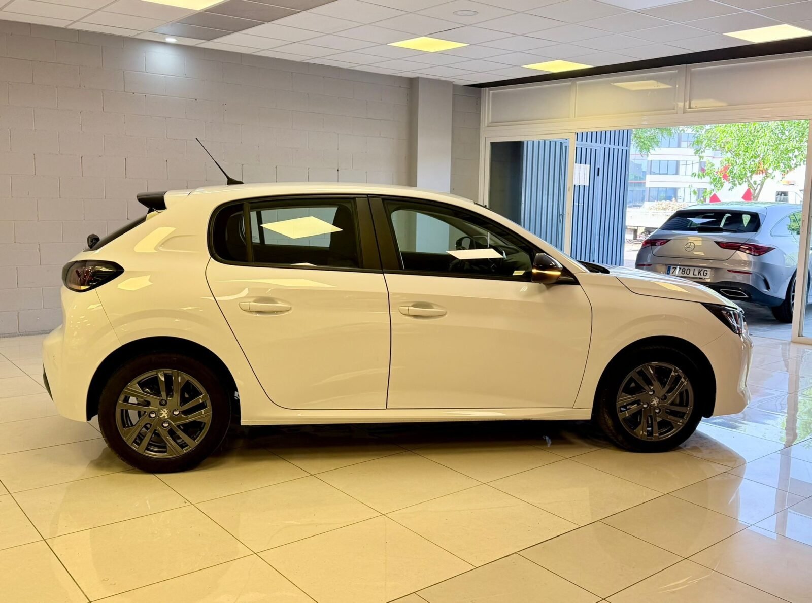 PEUGEOT 208 BlueHDi Active Pack