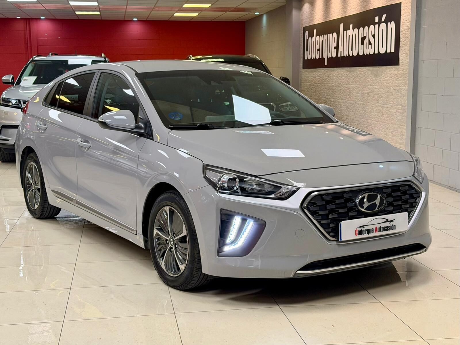 HYUNDAI IONIQ 1.6 GDI PHEV Tecno DCT