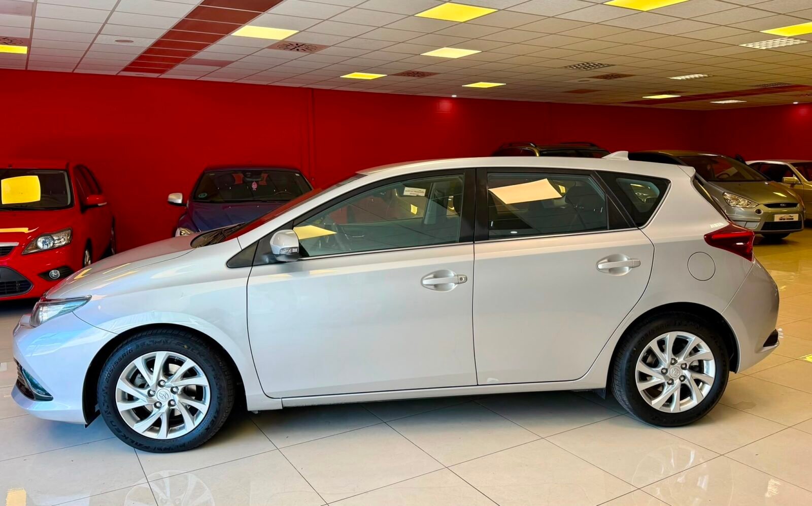 TOYOTA Auris 1.4 D-4D ACTIVE 90CV