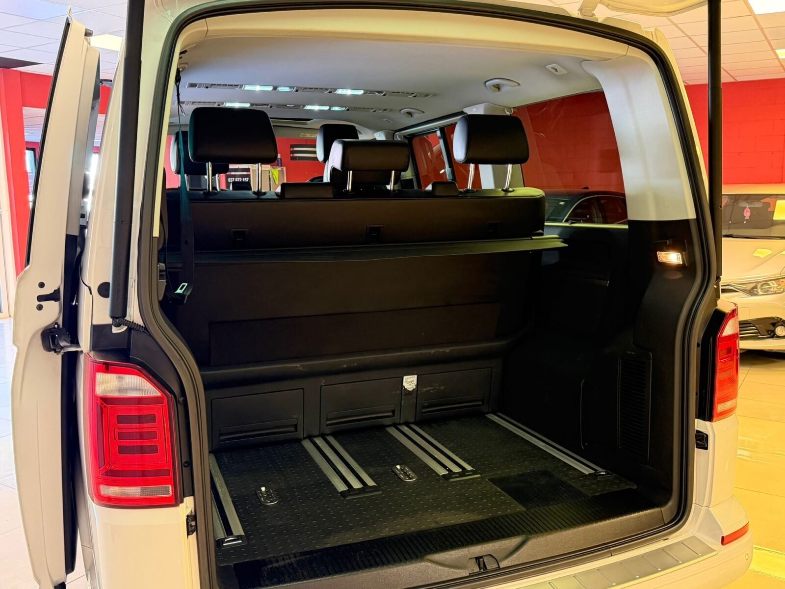 VOLKSWAGEN MULTIVAN 2.0 TDI Comfortline 4Motion