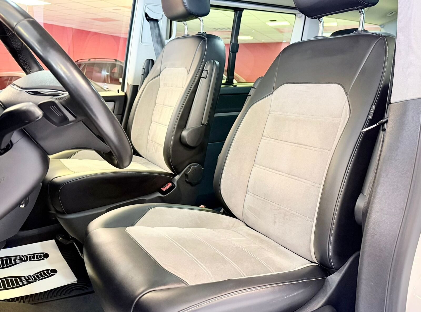 VOLKSWAGEN MULTIVAN 2.0 TDI Comfortline 4Motion