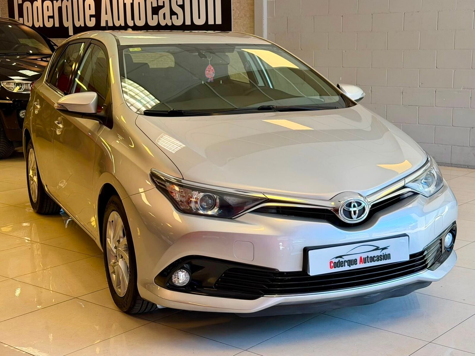 TOYOTA Auris 1.4 D-4D ACTIVE 90CV