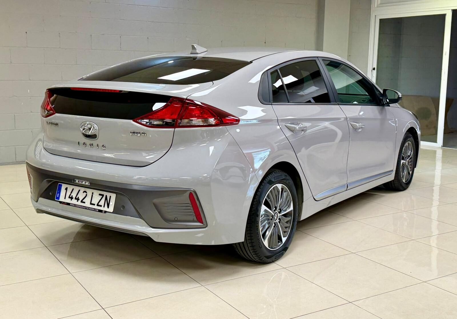 HYUNDAI IONIQ 1.6 GDI PHEV Tecno DCT