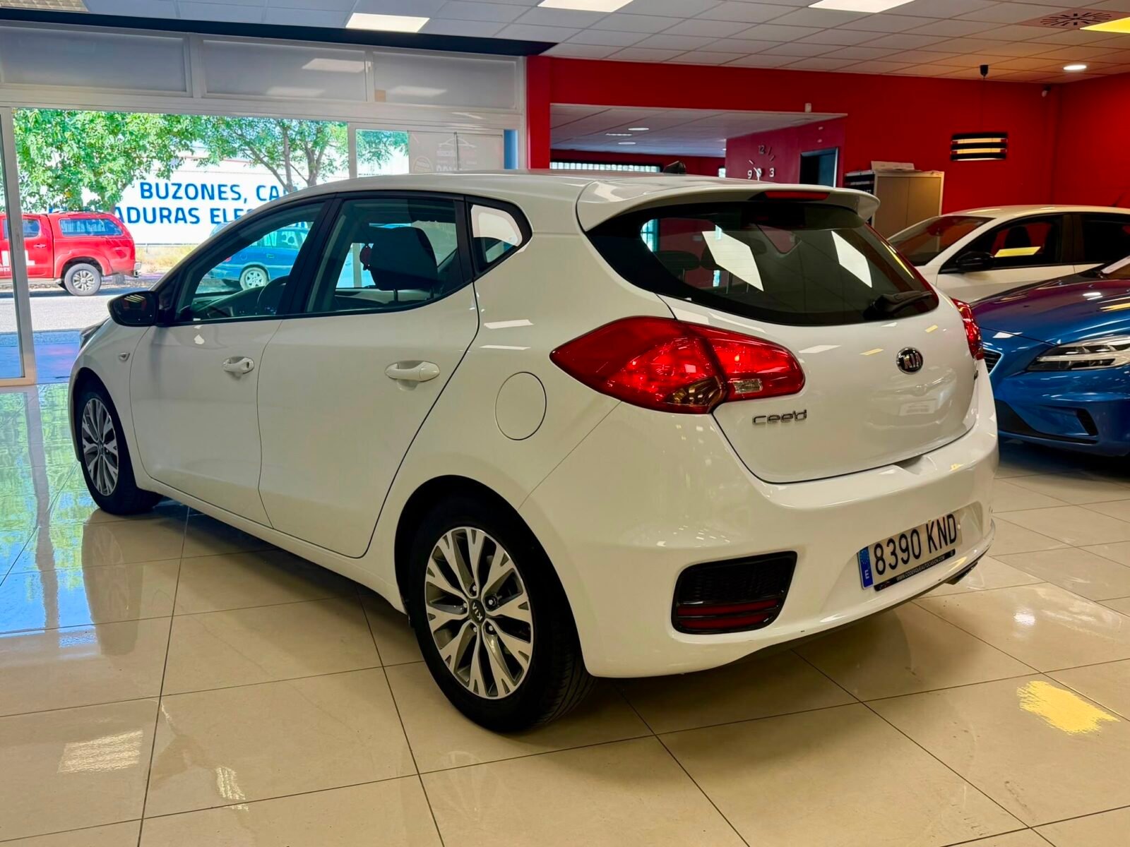 KIA CEE´D  1.4 CRDi WGT Drive
