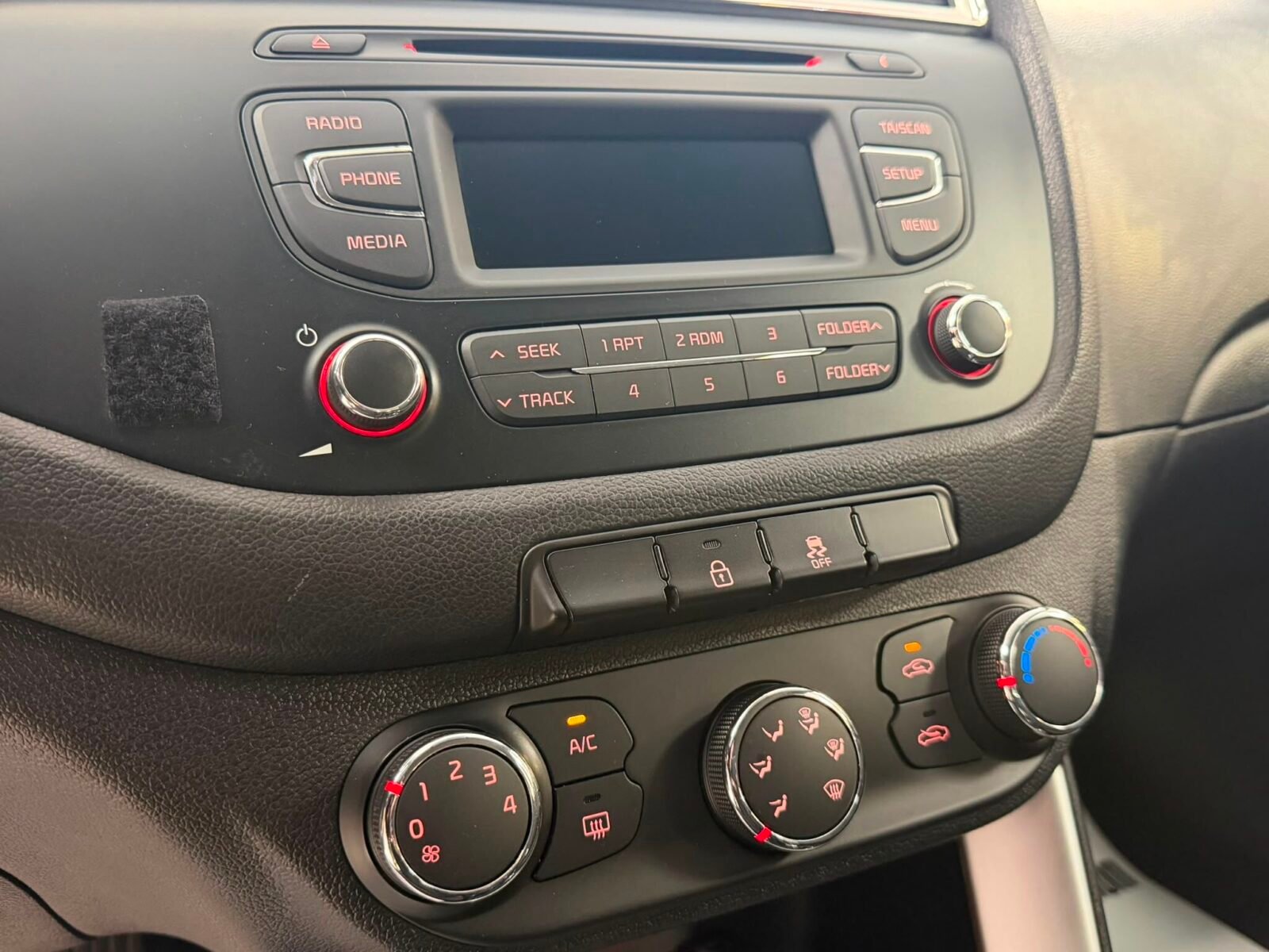 KIA CEE´D  1.4 CRDi WGT Drive
