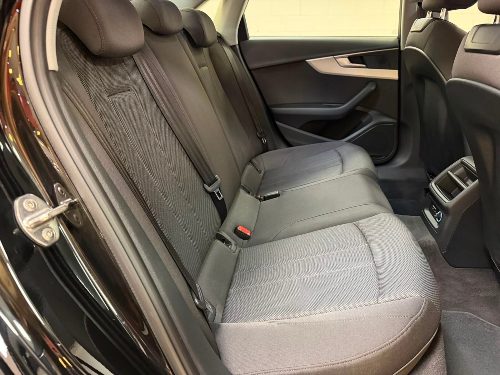AUDI A4  Advanced 35 TFSI S tronic