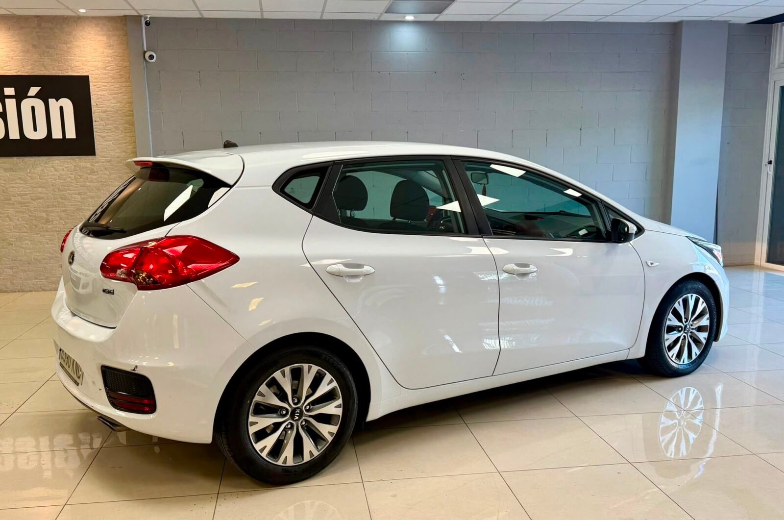 KIA CEE´D  1.4 CRDi WGT Drive