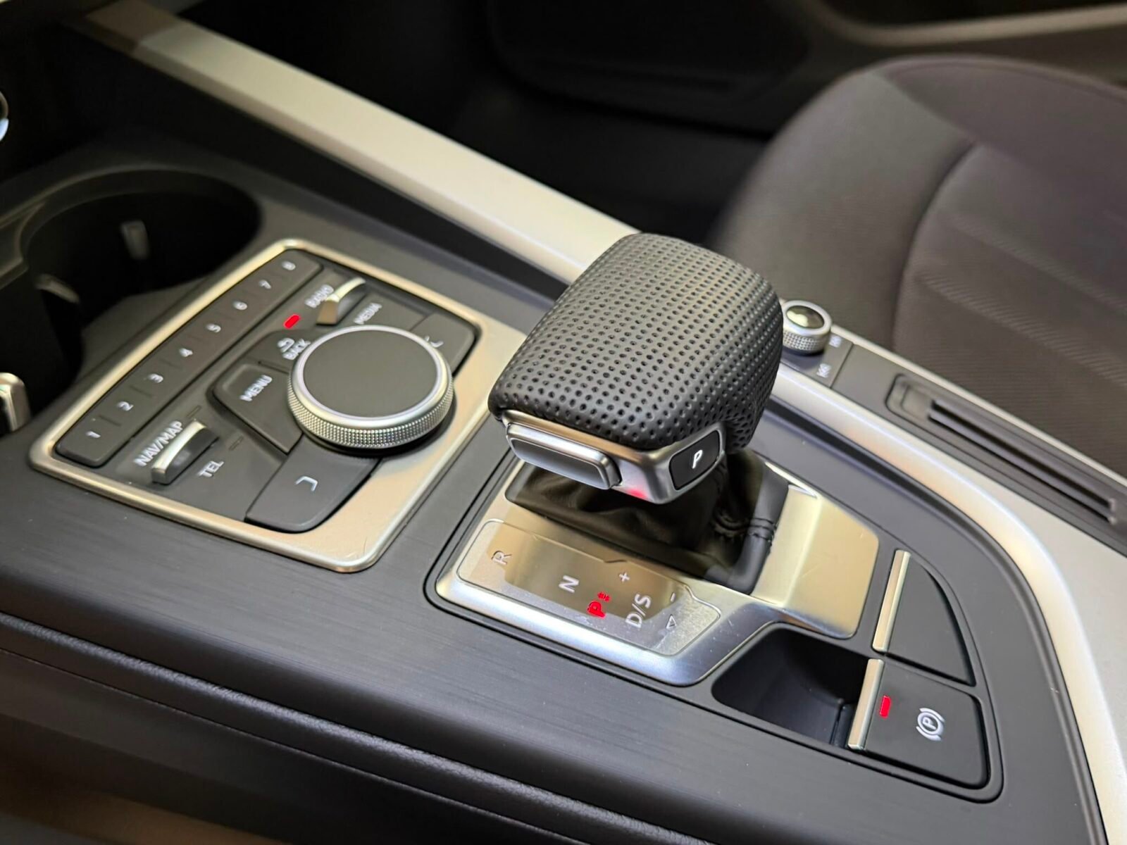 AUDI A4  Advanced 35 TFSI S tronic