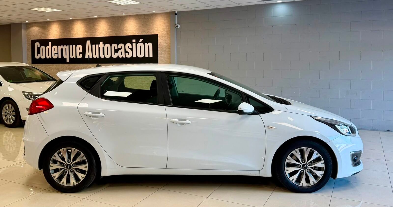 KIA CEE´D  1.4 CRDi WGT Drive