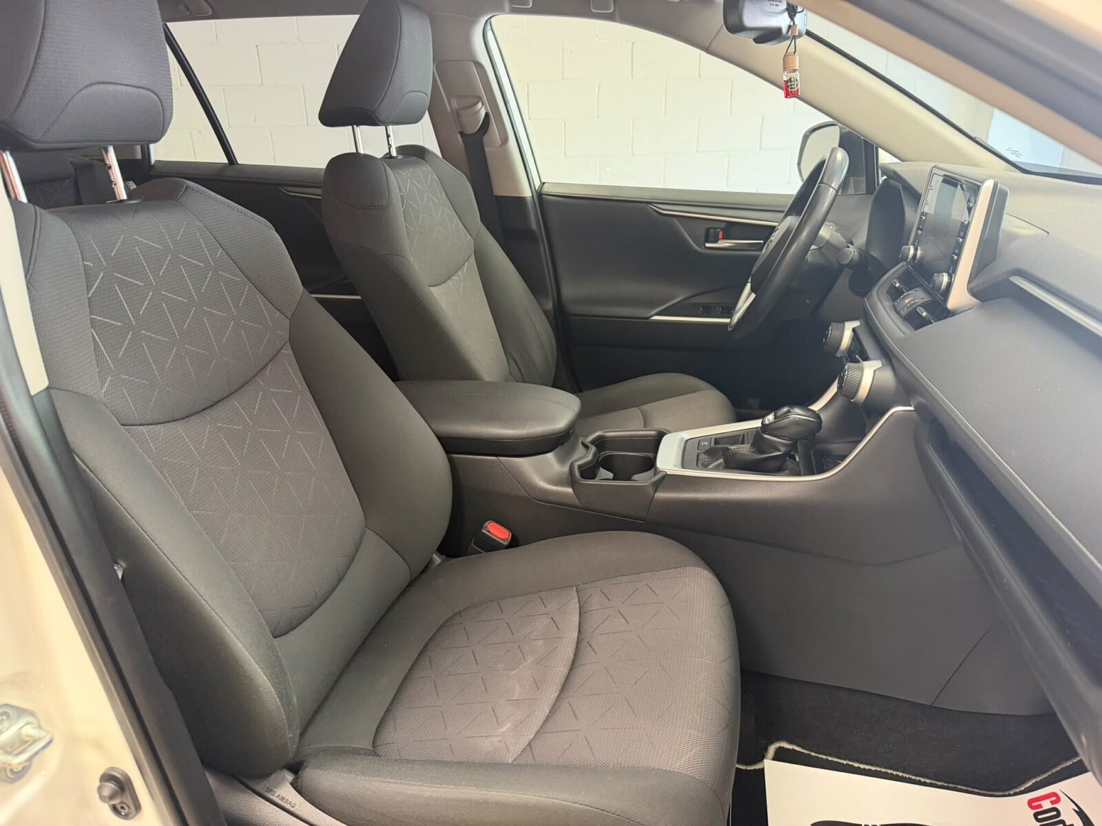 TOYOTA RAV4 2.5l 220H Advance